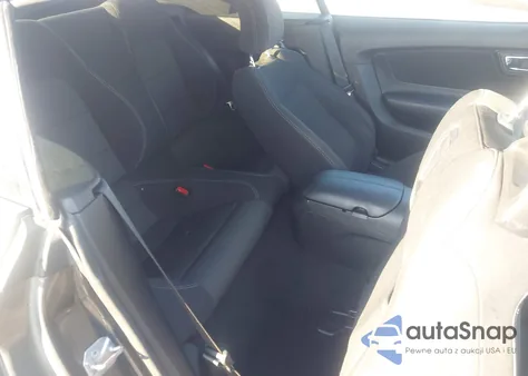 2016 Ford Mustang V6 z USA, uszkodzony, nr VIN 1FATP8EM4G5336255